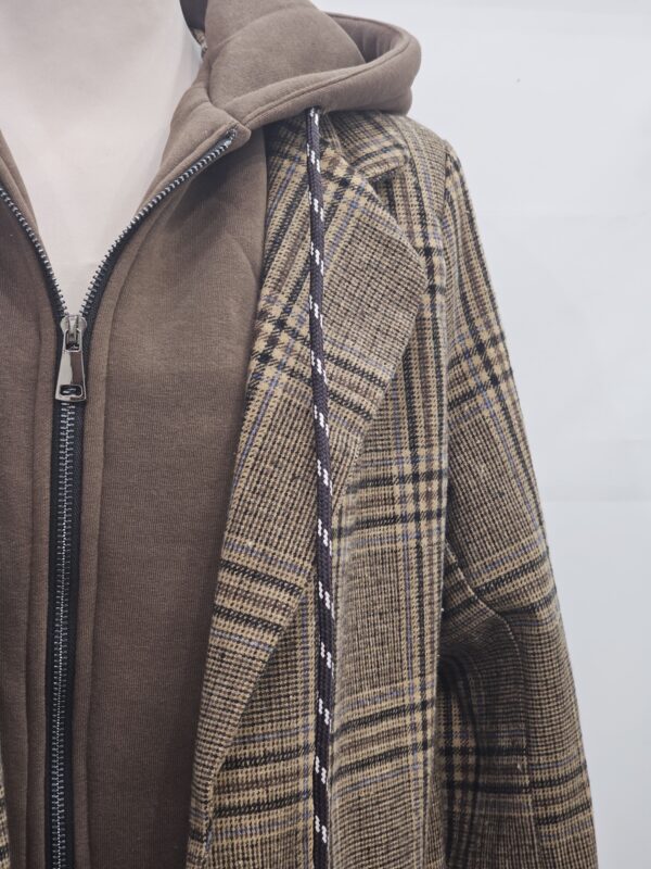 Cappotto con inserto felpa e cappuccio