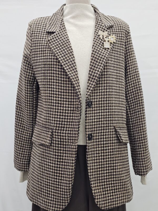 Giacca pied poule con spille