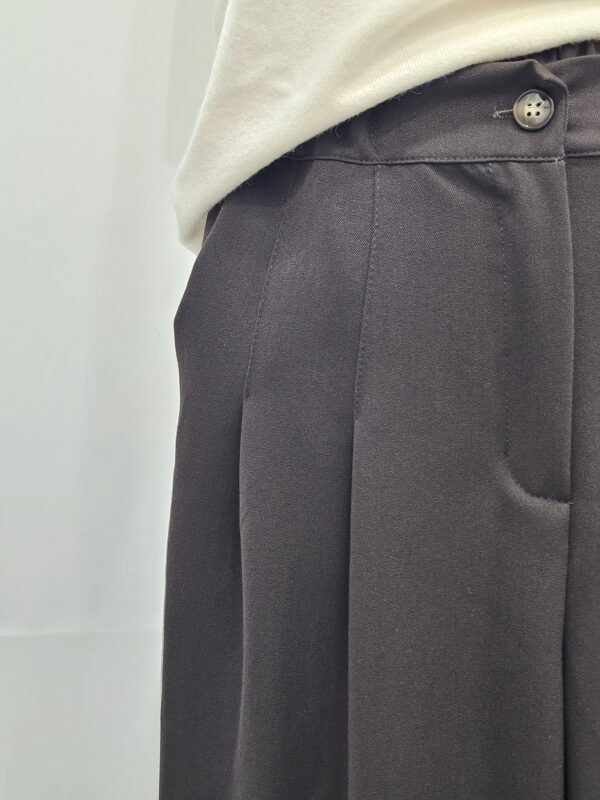pantalone baggy con elastico dietro