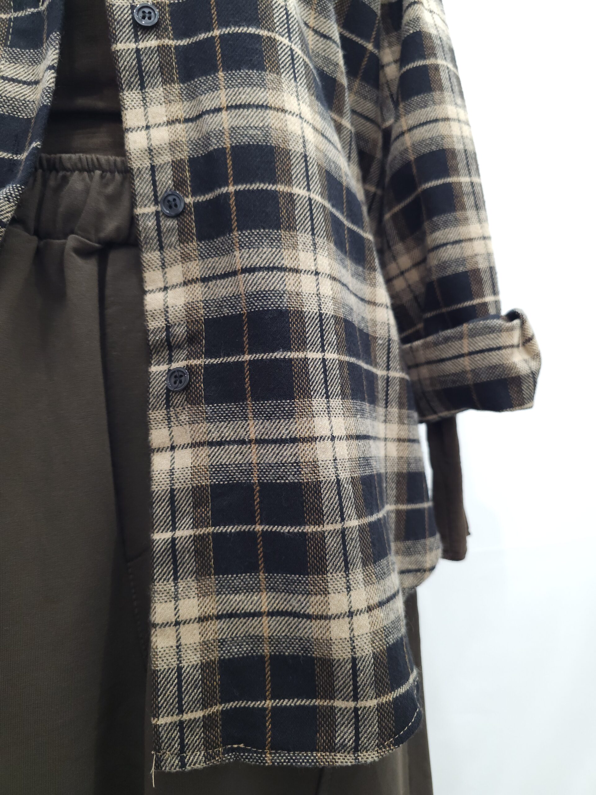 20251104_144955 (2) Camicione quadri